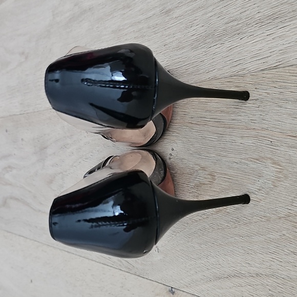 Schutz Cendi Vinyl & Patent Leather Pumps - Picture 4 of 16